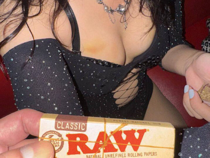 Ảnh 3 của Mông to lồn múp anh đụ xuất hết vào trong (Full Clip + Pic)